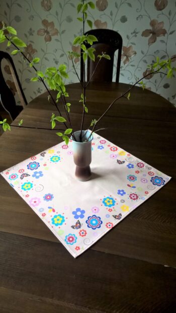 Kirmakiri linik - Lilleruut Kirmakiri linik - Lilleruut